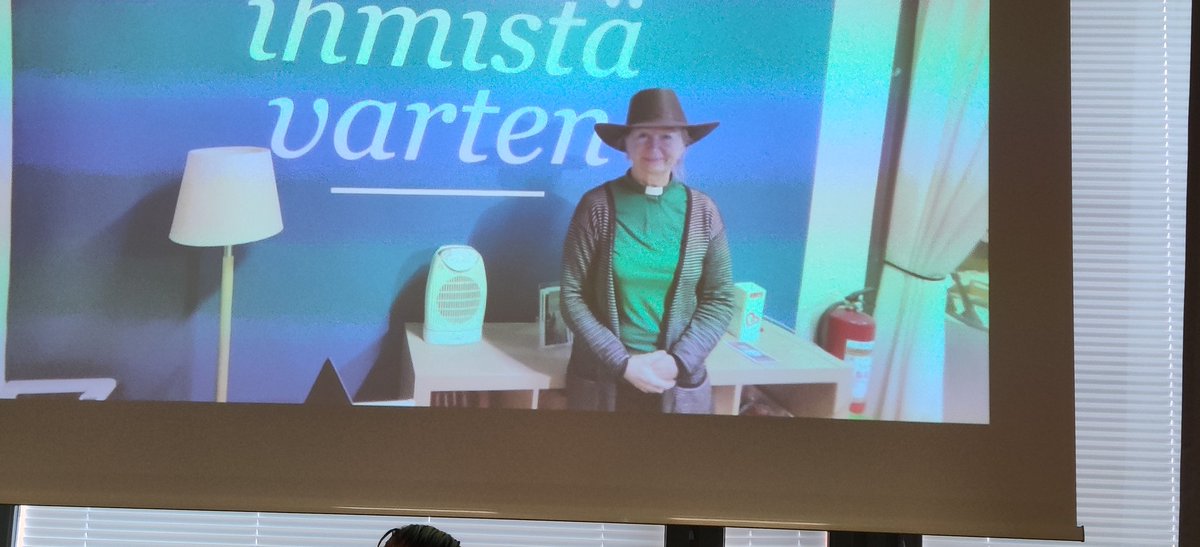 Kirkko_HKIssa's tweet photo. Diakonian teologia on tekojen teologiaa, todettiin Kirkon diakonian päivillä, jotka tänä vuonna Helsingissä. Helsingin esimerkkeinä Lännen Varustamo ja @wastefeast. Kehittäminen yhdessä alueen asukkaiden kanssa, kuului onnistumisen resepti. #kirkondiakoniapäivät https://t.co/jV9fpSs2nF