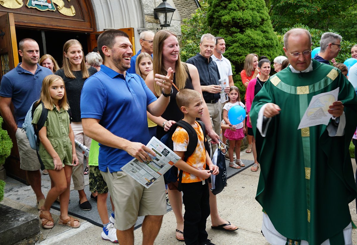 What a weekend for a Kickoff!
It was a delight to welcome so many friends at Kickoff Weekend. Thanks to everyone who attended Mass, brought friends, or worked to make it a great success! A big WELCOME to the 24 new families who became members of our Parish this weekend!!