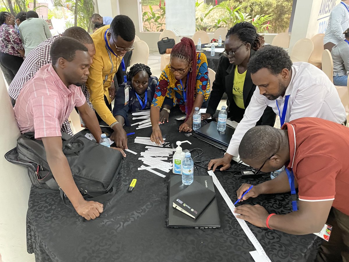 Lots of collaborative, active learning happening ⁦@AfricaPGI⁩ ⁦<a href="/IDRC_Uganda/">IDRCUganda</a>⁩ East Africa #malaria #genomics workshop: gamified transmission network reconstruction, dynamic R-based tutorials on analytics, and bioinformatics for intuition on complicated concepts.