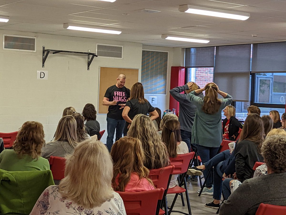 jenn_devinney's tweet photo. Started this beautiful Friday with Sweethearts and Heroes learning about empathy and helping out students practice the skills of being empathetic! What a positive start to the day! https://t.co/nvHKG94FPk