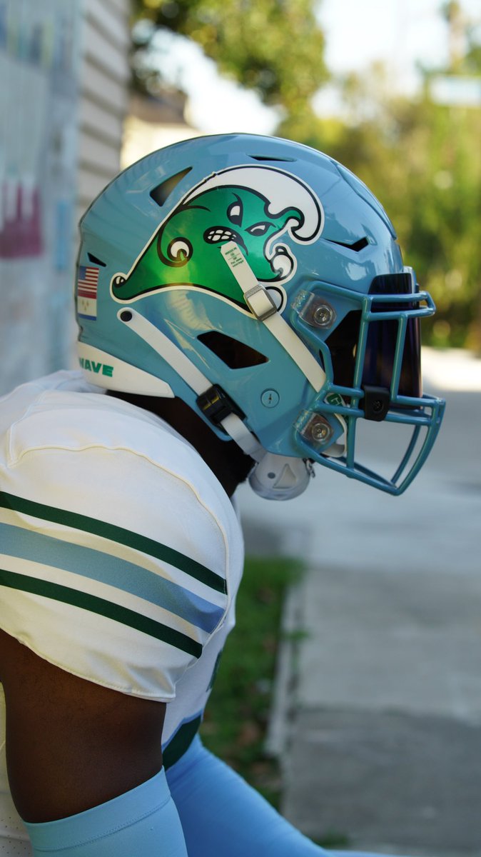 GreenWaveFB's tweet photo. There’s no place like New Orleans 🍧📸 https://t.co/EYwlZrT15A