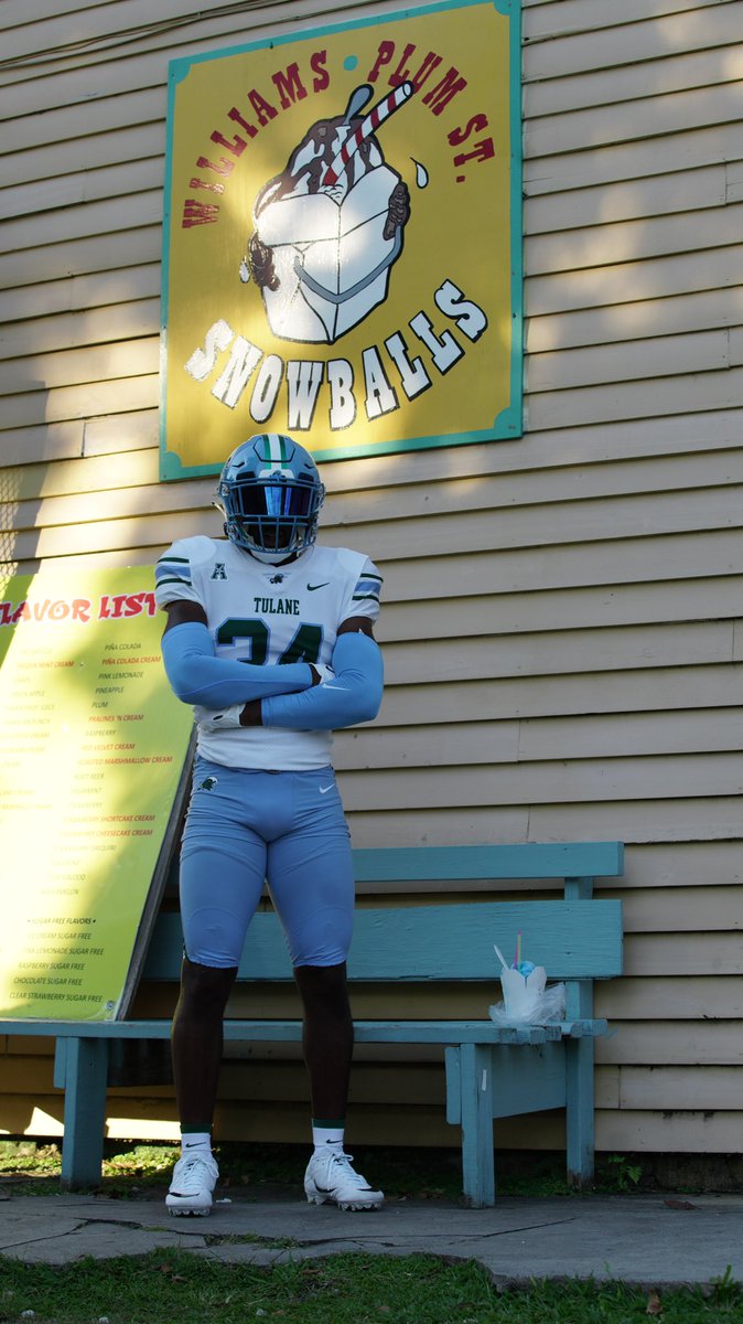 GreenWaveFB's tweet photo. There’s no place like New Orleans 🍧📸 https://t.co/EYwlZrT15A