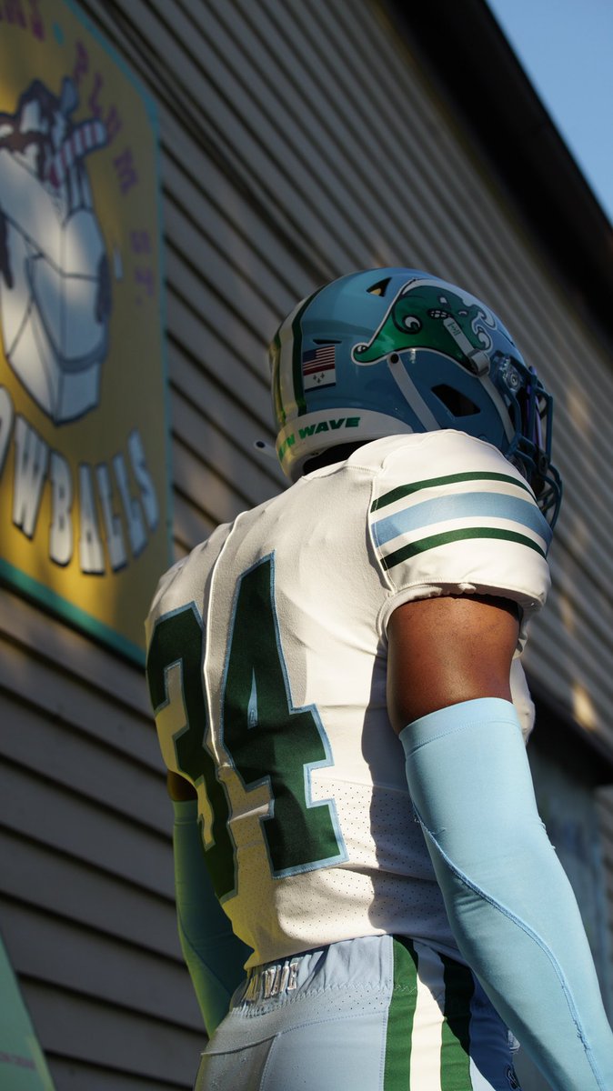 GreenWaveFB's tweet photo. There’s no place like New Orleans 🍧📸 https://t.co/EYwlZrT15A