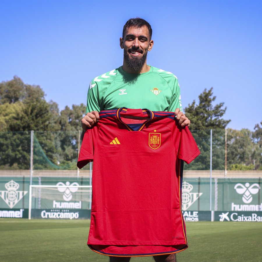 cesarvadi50's tweet photo. Contigo empezó todo #manolon @BorjaIglesias9 a la @SEFutbol ... Qué siga la racha!! @RealBetis https://t.co/5afiw1mww1