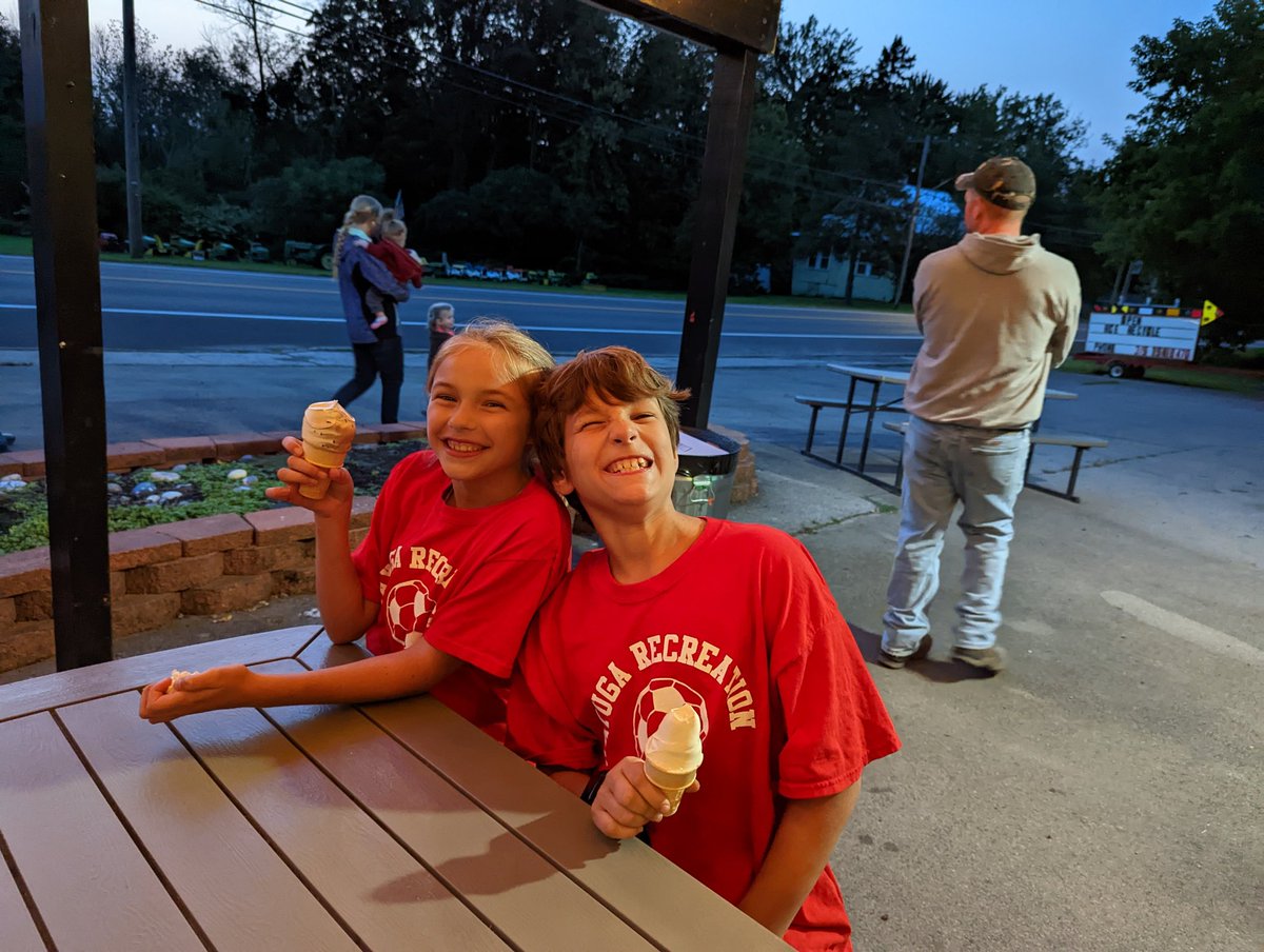 jenn_devinney's tweet photo. Thank you to Wayuga Rec soccer and Fuller's for last night's post-soccer celebration! These kids are loving fall soccer! #ramsproud https://t.co/iPzVy3WYAP
