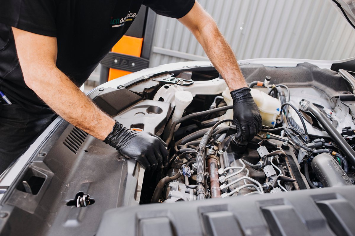 IcamotorCanaria's tweet photo. #Icaservice 

Contamos con un equipo de profesionales, expertos y formados para dar el mantenimiento óptimo a tu vehículo. 🚗🔩⚙️🔧🔨

Pide tu cita a través de:

📩 recepciontallergc@icamotor.com
☎️: 928 426 526

#Icaservice #Icamotor #Postventa  #Cuidado #Equipo #Experto https://t.co/A58voLpBjA