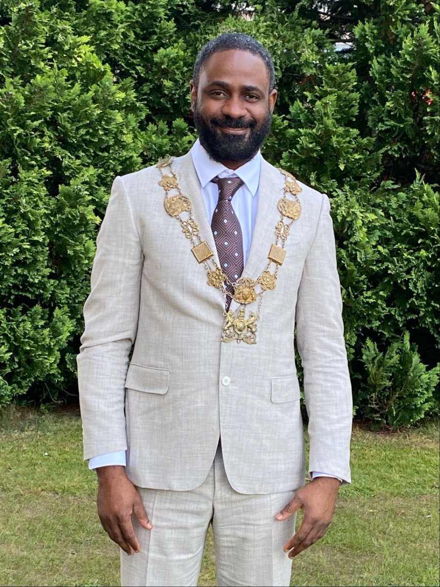 SnatchMoore's tweet image. Happy to announce that I was featured in @netflix’s Fate: The Winx Saga S2 as the Mayor of Blackbridge. Excited to be featured alongside #MirandaRichardson and other great actors&amp;amp; actresses. You can now call me Mayor 😃