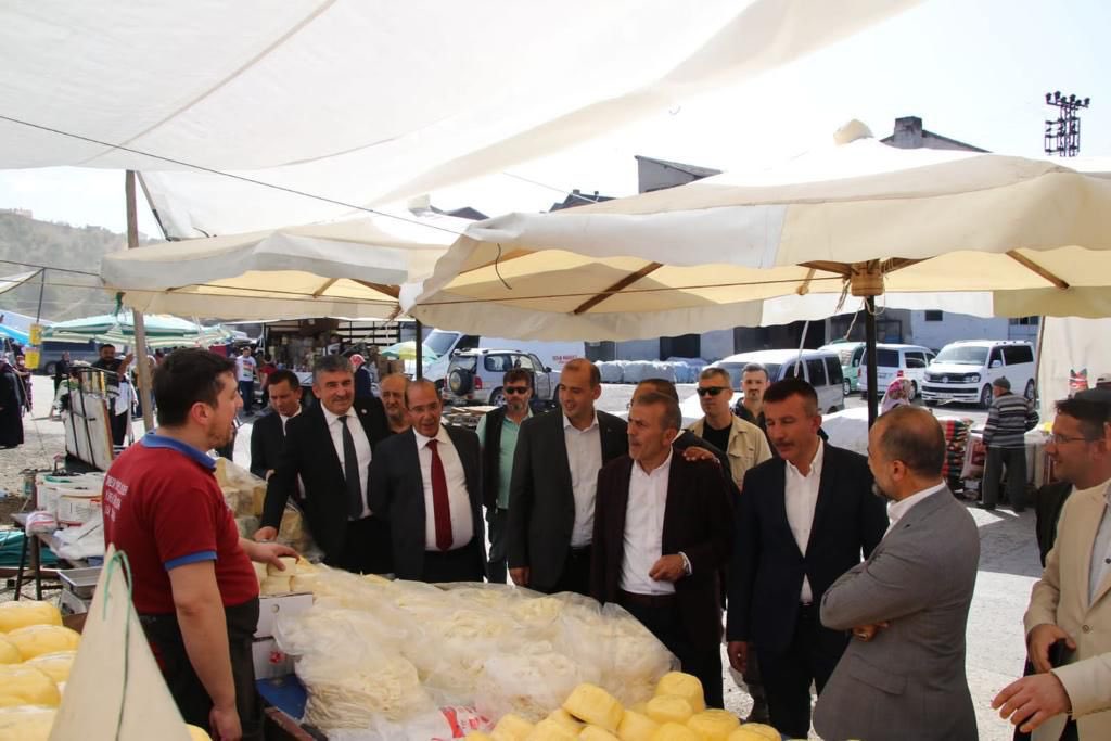 Fatih__Bildik's tweet photo. Belediye Başkanımız @asimbalci ile Tarihi Gerede Panayırı'mızı ziyarette bulunarak hemşehrilerimizle bir araya geldik.

Bolu Milletvekilimiz @fehmikupcu14, Gerede Belediye Başkanımız  @MustafaAllar14 ve Dörtdivan Belediye Başkanımız Hamza Efe'ye ev sahipliği için teşekkür ediyrz. https://t.co/Y0b3ImWz20