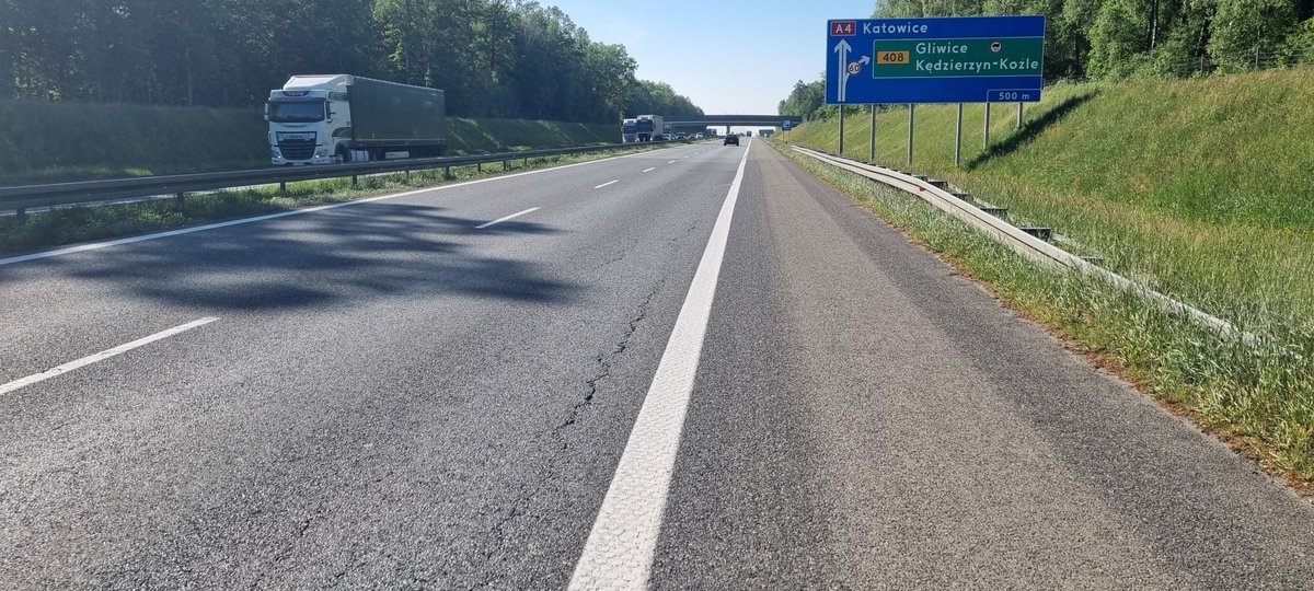 GDDKiA_Katowice's tweet photo. ⚠️ 🦺 Uwaga kierowcy! 20 IX zaczynamy remont prawego pasa #A4 w kierunku #Katowice na odc. o dł. ok 1.5 km pomiędzy #Kleszczów – #Gliwice #Ostropa. Planowane zakończenie remontu 24 IX. Utrudnienia: zajęcie prawego pasa ruchu, ograniczenie prędkości. @GDDKiA https://t.co/wI2os72ElA
