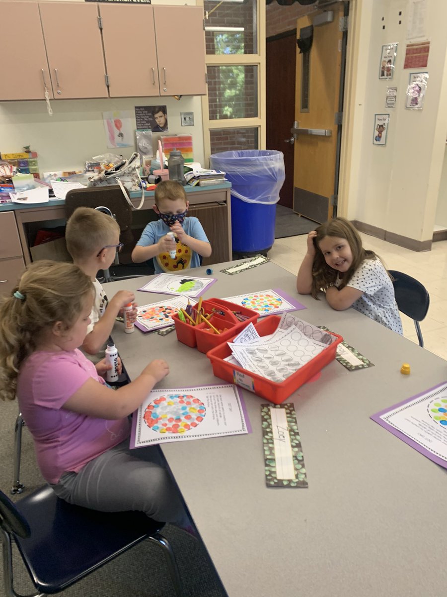 jlokinder's tweet photo. Celebrating Dot Day! @MtView07836 @melandyk @JOlsyn1109 https://t.co/1OI17hamfc