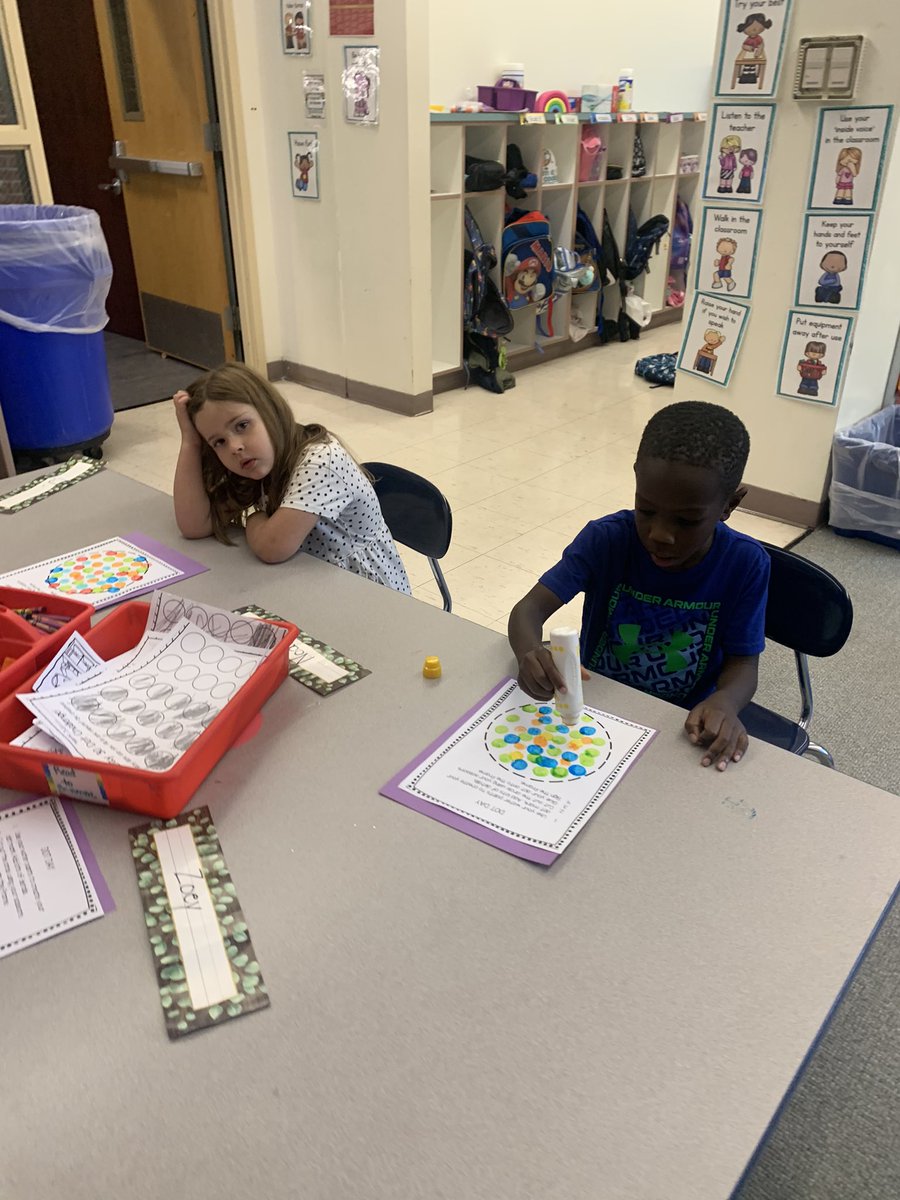 jlokinder's tweet photo. Celebrating Dot Day! @MtView07836 @melandyk @JOlsyn1109 https://t.co/1OI17hamfc