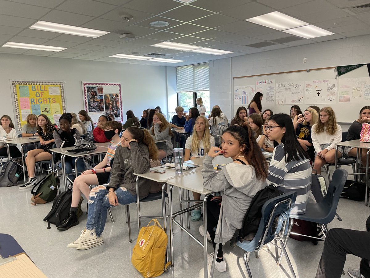 Great turnout for our first Key Club meeting!  Looking forward to this year's projects <a href="/IMChesapeakeHS/">Chesapeake High School</a> <a href="/keyclub/">Key Club</a> #Serve22
