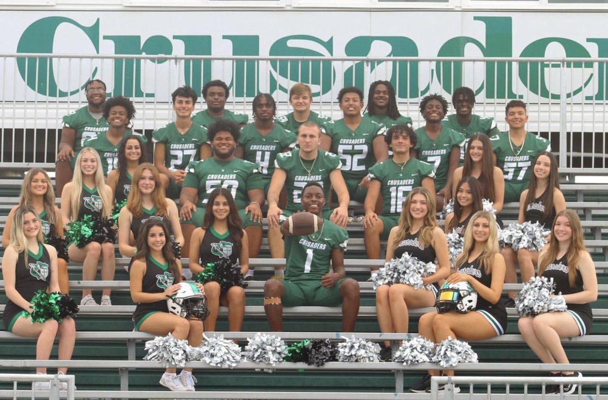 It’s Gameday! #TampaCatholicFootball #SeniorNight #Classof2023 ⚔️🟢⚪️