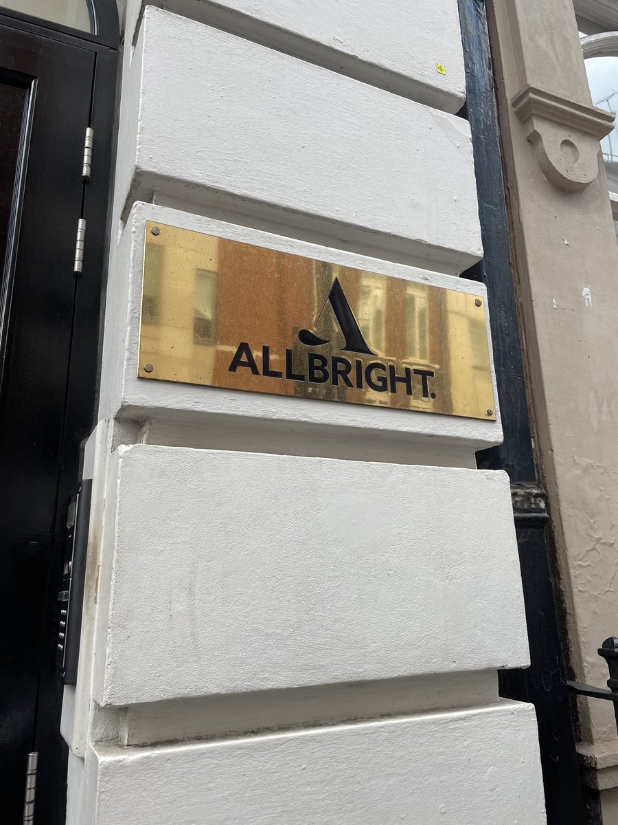 Yesterday I spent the best part of a day with a group of talented business women all with the same agenda; to grow and develop their business. Karen Kissane hosted a one day business Mastermind session. Came away with so many ideas for my business! 

#businessdevelopment