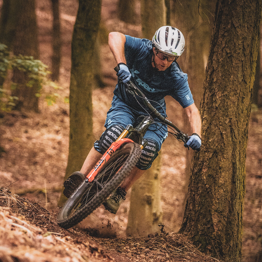 Spada athlete @beaumontracing in our full kit!

Shop the range here: bit.ly/3eSYArd

📷 - @charlesthetog

#mtb #mtbclothing #scottbeaumont #mountainbiking