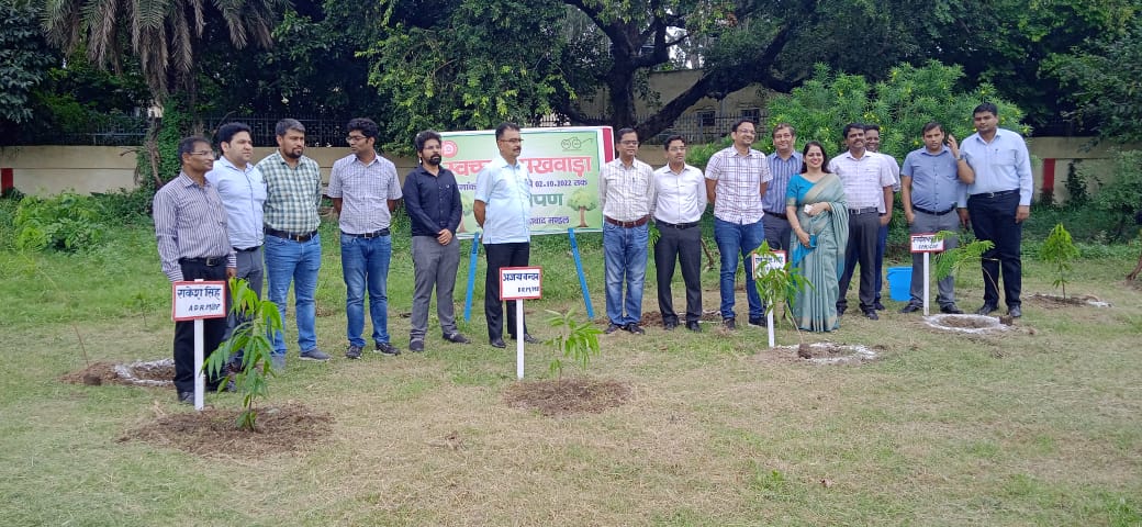 आज दिनांक 16.09.2022 से मुरादाबाद रेल मण्डल में प्रारम्भ हुए स्वच्छता पखवाड़े के प्रथम दिन रेलवे स्टेडियम/ मुरादाबाद में मण्डल के सभी वरिष्ठ अधिकारियों ने पौधा रोपड़ किया ।  मण्डल में प्रथम दिवस को 'स्वच्छता के प्रति जागरुकता दिवस' के रूप में मनाया गया।