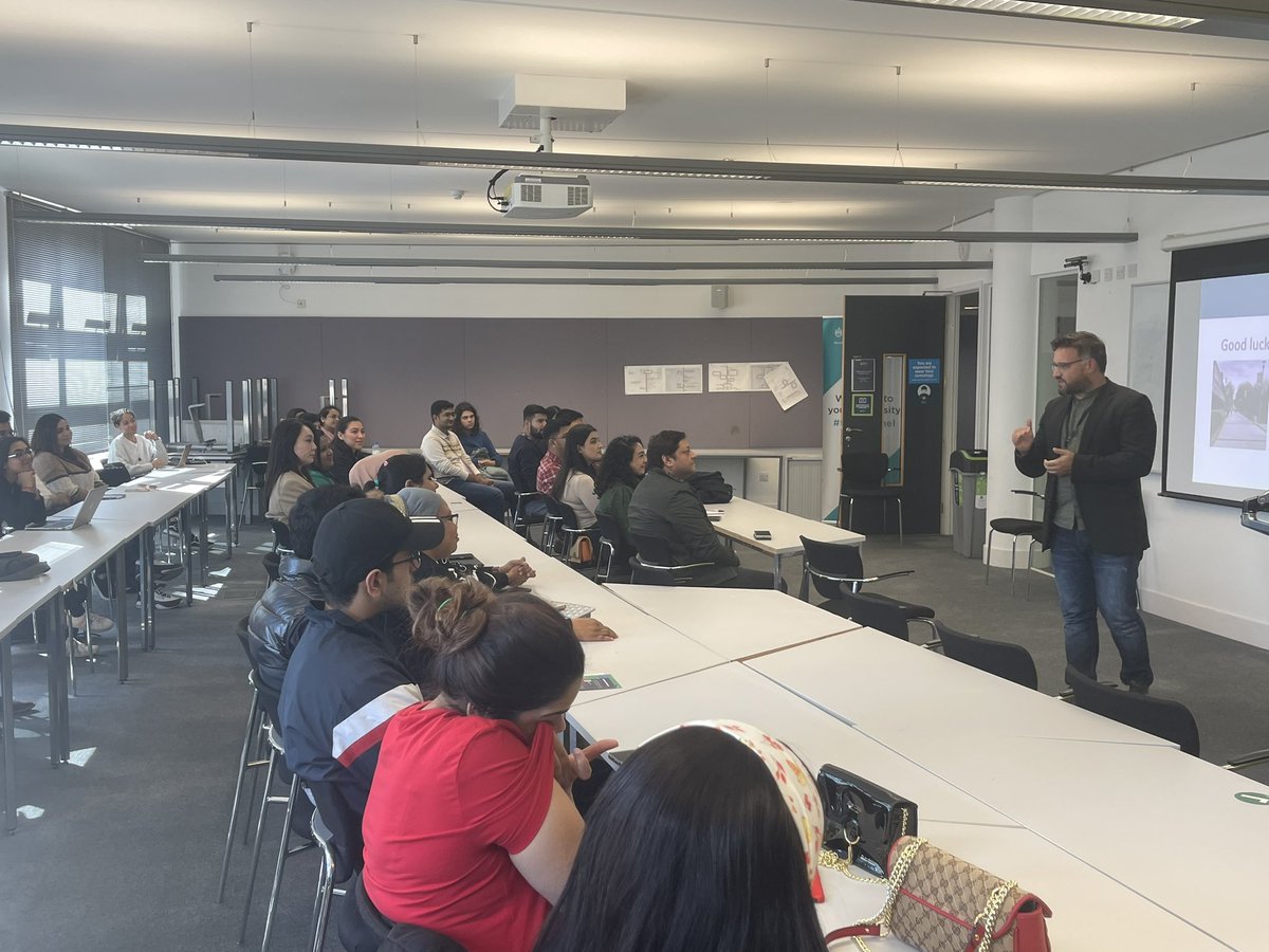A warm welcome to our pg students! So exciting to meet you in person this year 🙂 #PGInduction #LLM #MA #PGCert #lawdegree @reisb88 @stelios49 @BrunelLaw @Bruneluni