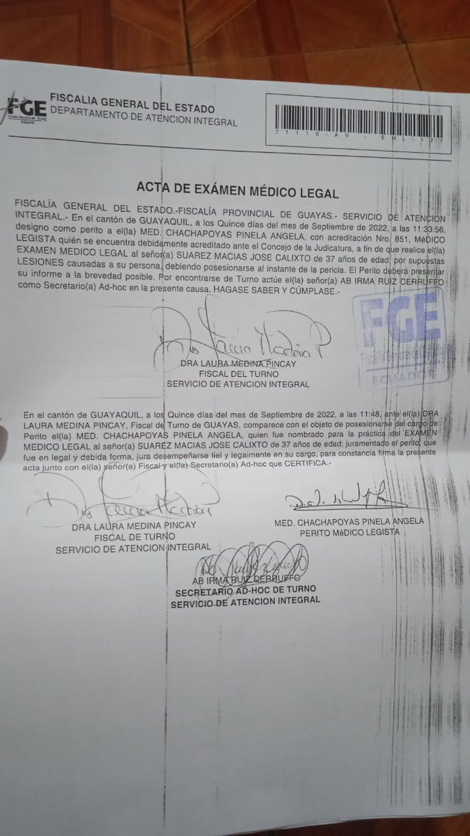 PedritoExtranja's tweet photo. Señora Fiscal del Guayas Yanina Villagomez aquí está la denuncia del periodista asaltado, cobardemente agredido ayer por una manada de funcionarios de Cynthia Viteri.
Sé que usted no hará nada.
Le dejo constancia al país de esto.
Arrastraron a una anciana.
Se pasan de MISERABLES https://t.co/Pn1XufwY1J