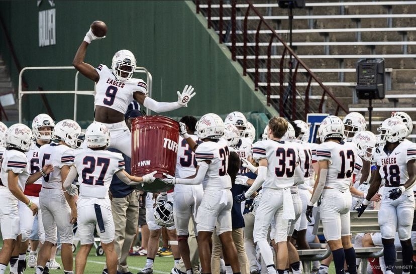 zina_umeozulu's tweet photo. Week 1 of District🦅🗣

@alleneaglesfb Let’s get active!!! https://t.co/TgKm6u7luj