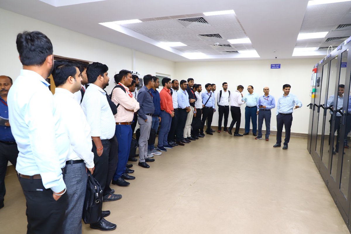 nhpcltd's tweet photo. Shri R.P. Goyal, Director (Finance), NHPC interacted with new Trainee Engineers at Corporate Office &amp; motivated them to work with dedication. The TEs also visited Master Control Room, Data Centre &amp; Integrated Technology Centre.
@MinOfPower @raghurajmr @PIB_India @power_pib https://t.co/pIXZQzW9xt