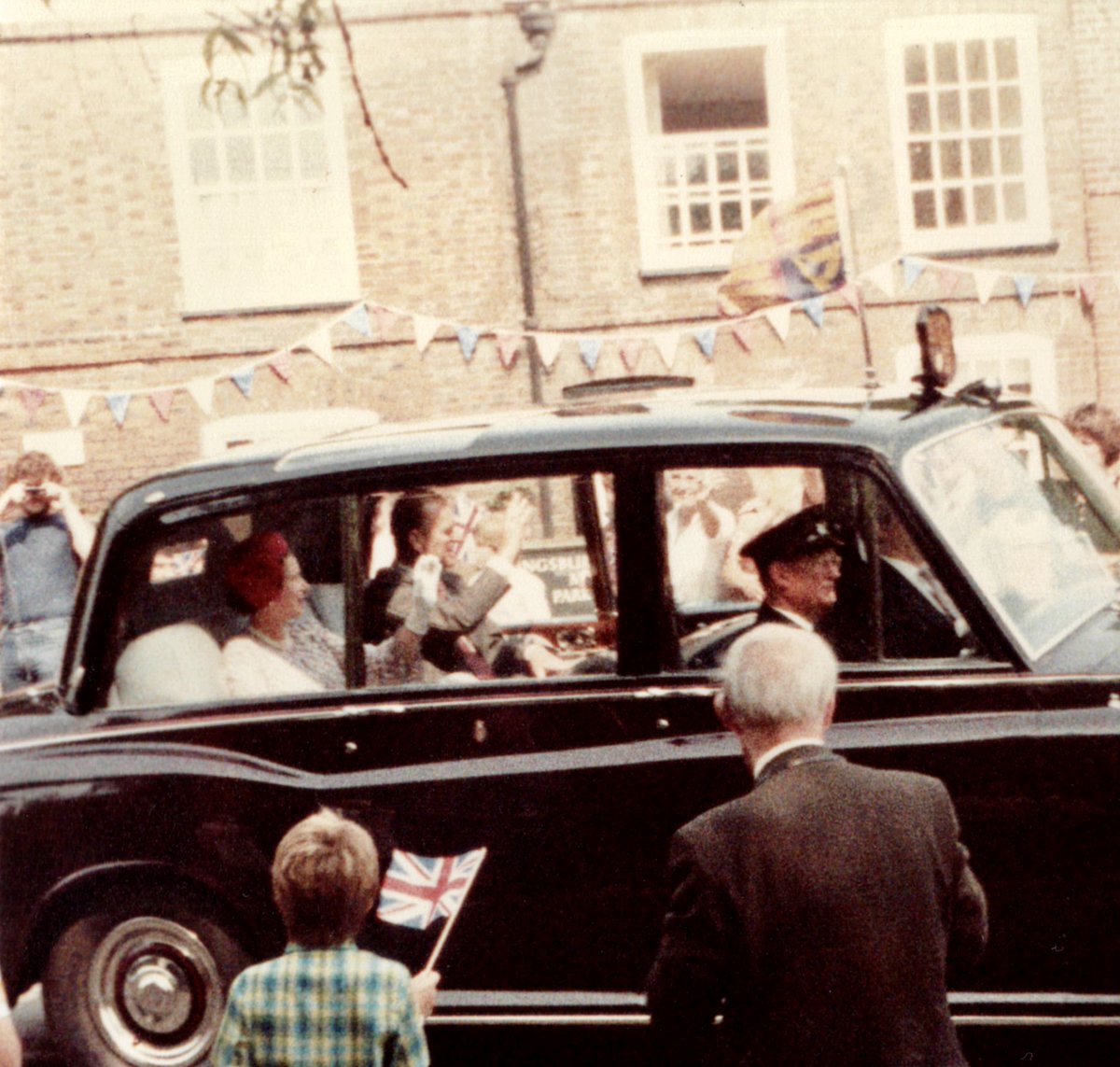 Waffle House St Albans tweet media