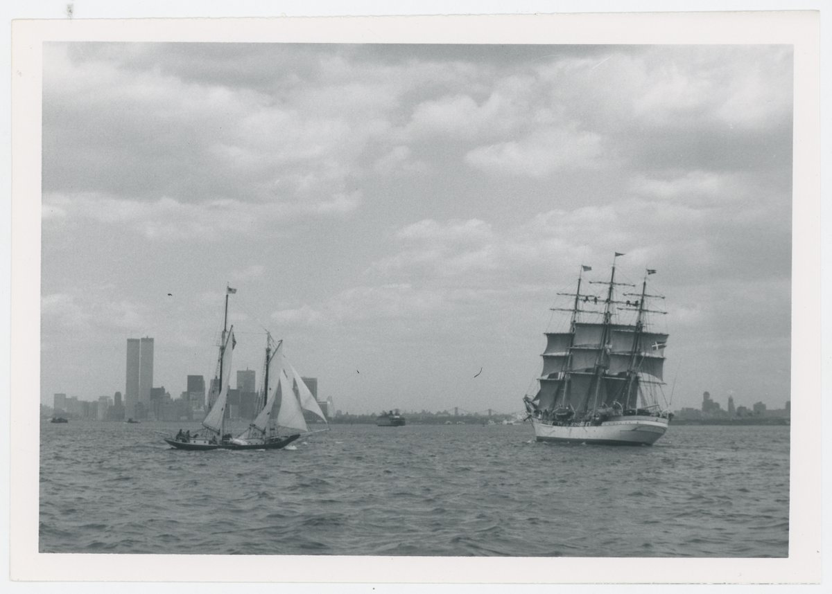 SeaportMuseum's tweet photo. Welcome, Danmark! On the occasion of the Danish tall training ship visiting South Street (docking this afternoon!) we dove into our archives to learn more about her many visits to NYC over the decades. Read our blog at: https://t.co/OZLDK8j6Ai
#FlashbackFriday #FromTheArchives https://t.co/vvzfuQo4mM