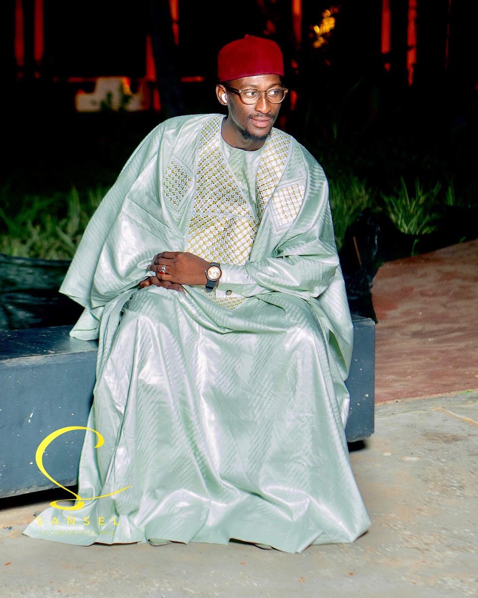 Sagnsel's tweet photo. Bonjour 👋 et Al Jummah mu barak 

Vous voulez repousser les limites de l’élégance, alors ne ratez pas notre très joli modèl de grand boubou avec toutes les finitions prestigieuses. 
 
Rt apprécié ! https://t.co/7e0ki7PfPV