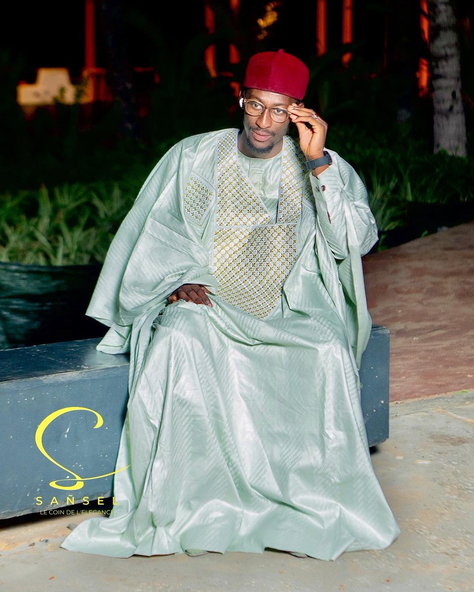 Sagnsel's tweet photo. Bonjour 👋 et Al Jummah mu barak 

Vous voulez repousser les limites de l’élégance, alors ne ratez pas notre très joli modèl de grand boubou avec toutes les finitions prestigieuses. 
 
Rt apprécié ! https://t.co/7e0ki7PfPV
