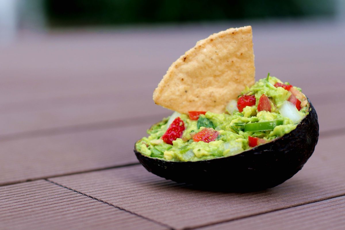 Did you know Americans consume about 7 pounds of #avocados each year? #Gaucame today on #nationalguacamoleday! #mfrw_org #guacamole #publer