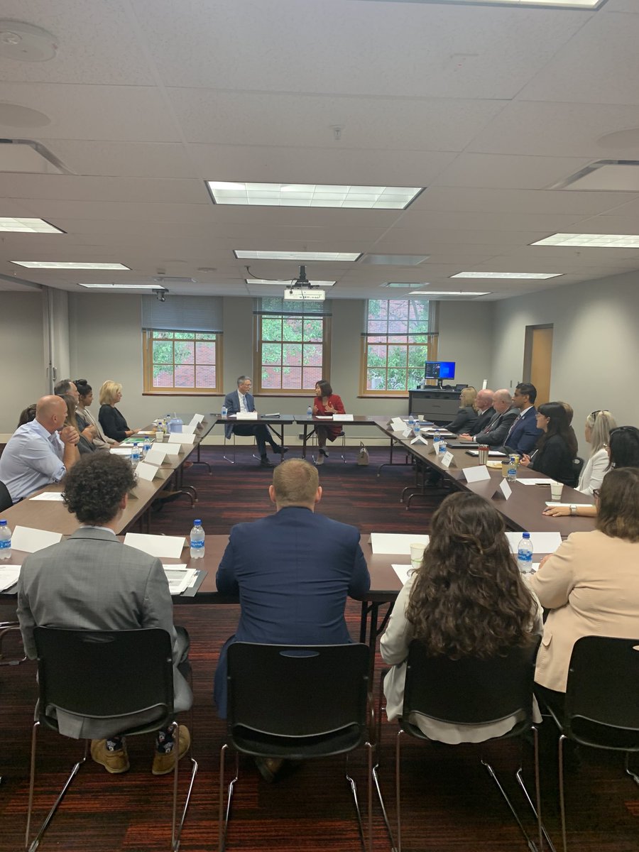 nebr_matt's tweet photo. ⁦⁦@chancellor_li⁩ hosting ⁦@UnderSecKvaal⁩ discussing the role and impact of public urban universities like ⁦@UNOmaha⁩ serving their students and communities. https://t.co/gBoCdjbvBB