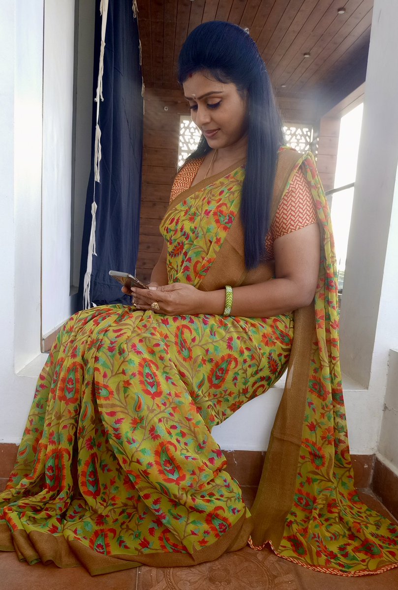 Latharao12's tweet photo. Nothing Makes A Woman Look More Beautiful Than A Saree Does..😍 https://t.co/q2zZDW3erJ