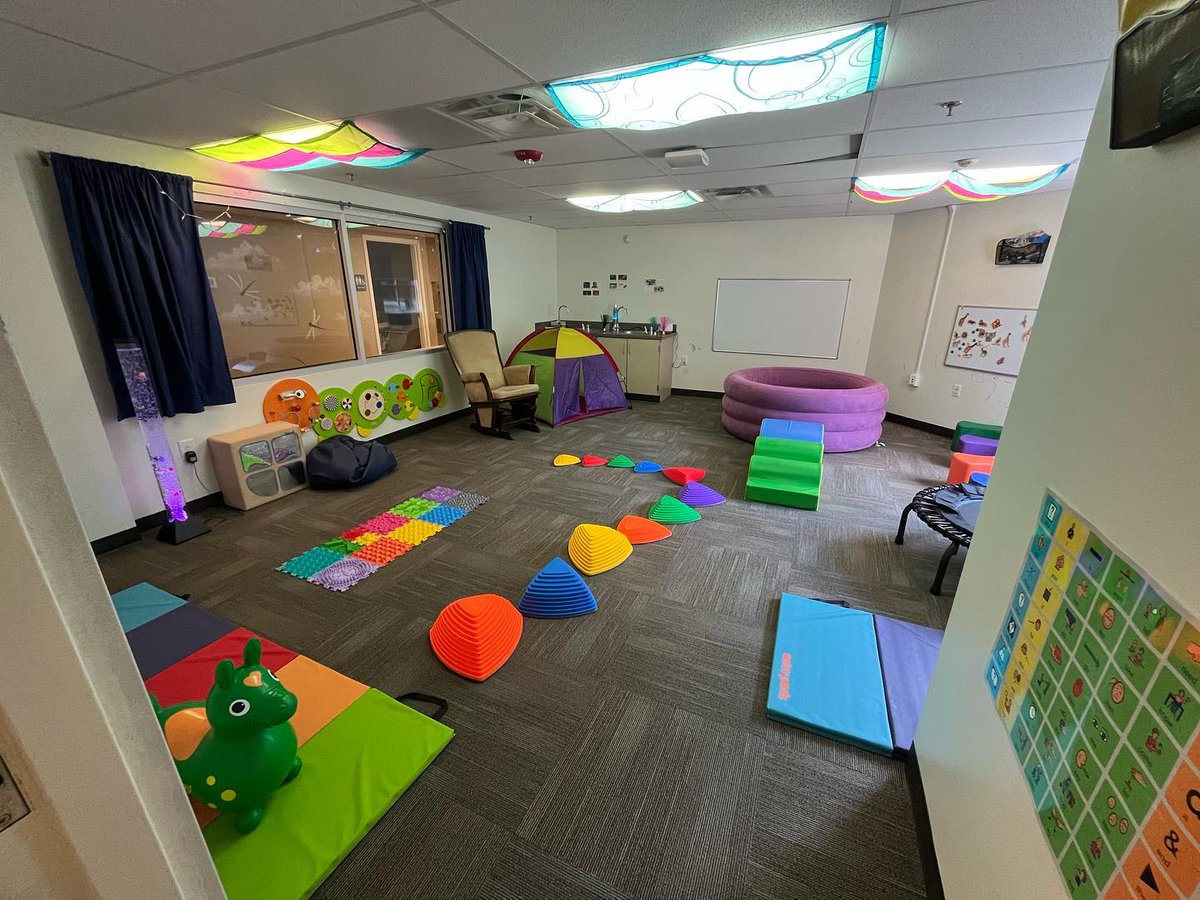 MCSLiaisons's tweet image. Emily Lembeck Early Center has 2 new sensory rooms thanks to Piedmont Church. Thank you so much for supporting our students.
Emily Lembeck Early Center tiene 2 nuevos salones sensoriales gracias a Piedmont Church. Muchas gracias por apoyar a nuestros estudiantes. @MCS_EarlyLearn