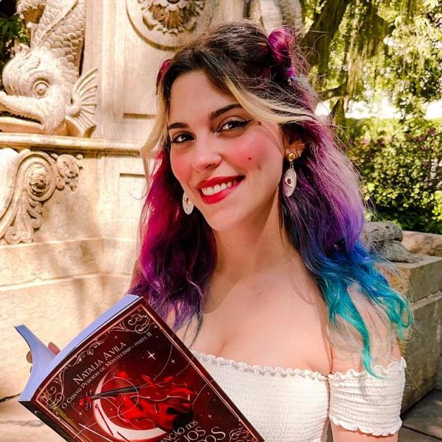 divulganacional's tweet photo. 🚨Notícia: As autoras Malu Costacurta (@omaluniverso), Cora Menestrelli (@coraverso), Mariana Lucioli (@leitura_anonima) e Natalia Avila (@fadadesaturno), anunciaram hoje em suas redes sociais que seus próximos lançamentos sairão pela editora @PlanetaLivrosBR em 2023! https://t.co/jkDaERaRfT