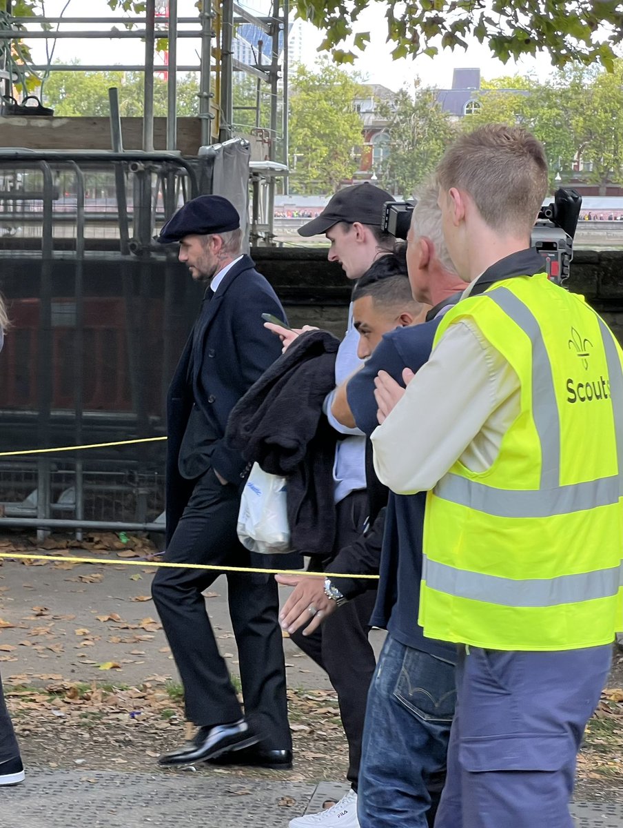 Scoutsscarter's tweet photo. Another humbling day working with the #lyinginstate #OperationFeather team - loads of moving stories told by the @scouts volunteers supporting the public to a range of broadcasters. We even had a fleeting visit from former Cub Scout #DavidBeckham https://t.co/adQoVEfBQY