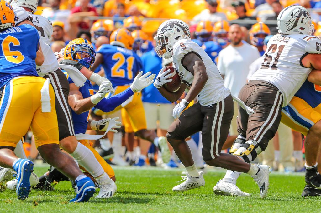 wmualumni's tweet photo. WYNTK: WMU vs. Pitt - @WMU_Football is back in Kzoo tomorrow night!🐴🏈

📅: Saturday 9/17 vs. #23/25 Pittsburgh
📍: Waldo Stadium
⏰: 7:30 PM
📺: ESPN U
🎧: Bronco Radio Network 106.5 JACK FM

#PackForPitt #LetsRide #BroncosReign https://t.co/lAB7HHF7Mk
