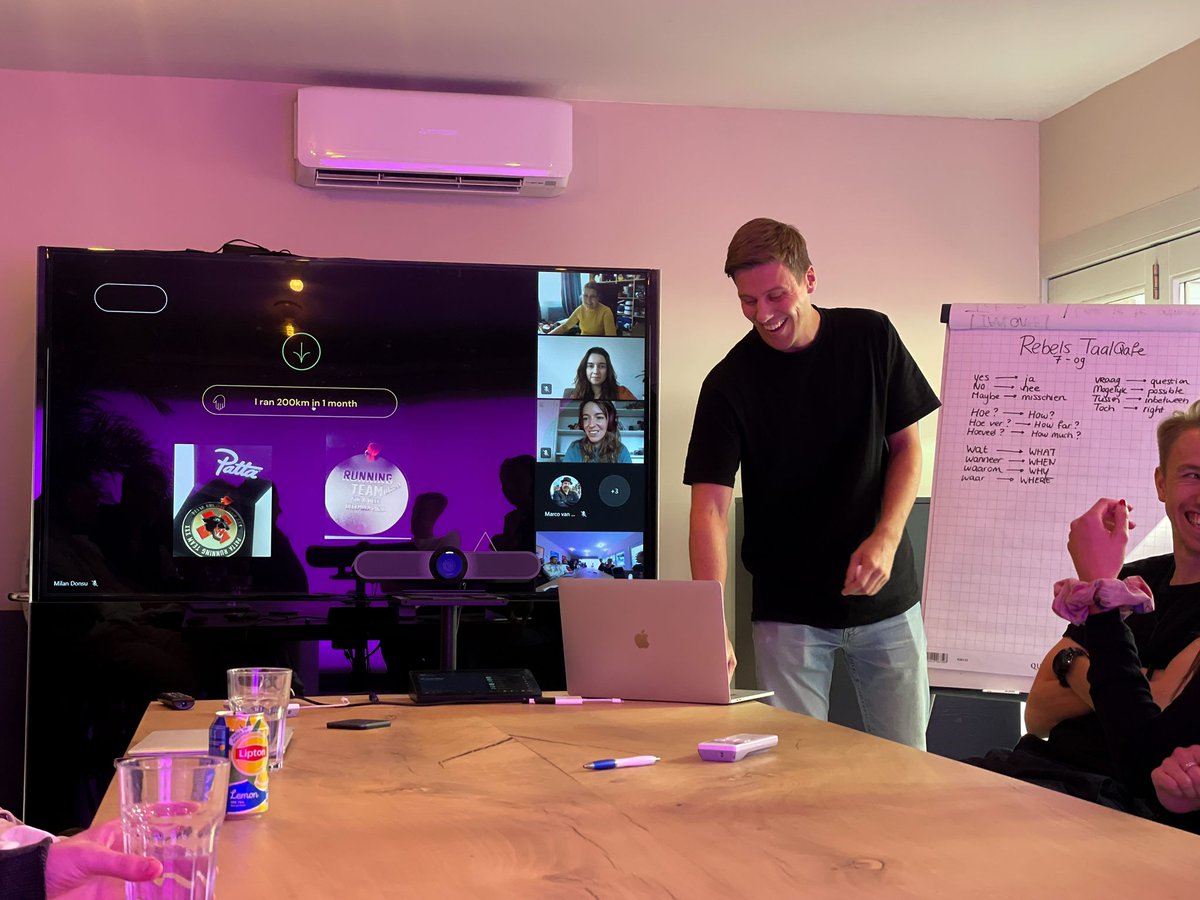 Rebels_io's tweet photo. What better way of introduce our new Rebels to have them give a #presentation about themselves? Today we found out about Mark's sneaker addiction, how Daan loves to take funny pictures, that Georgios served in the military and that Milan is a real 'nice guy' #Colleagues https://t.co/5hKfnEXzNM