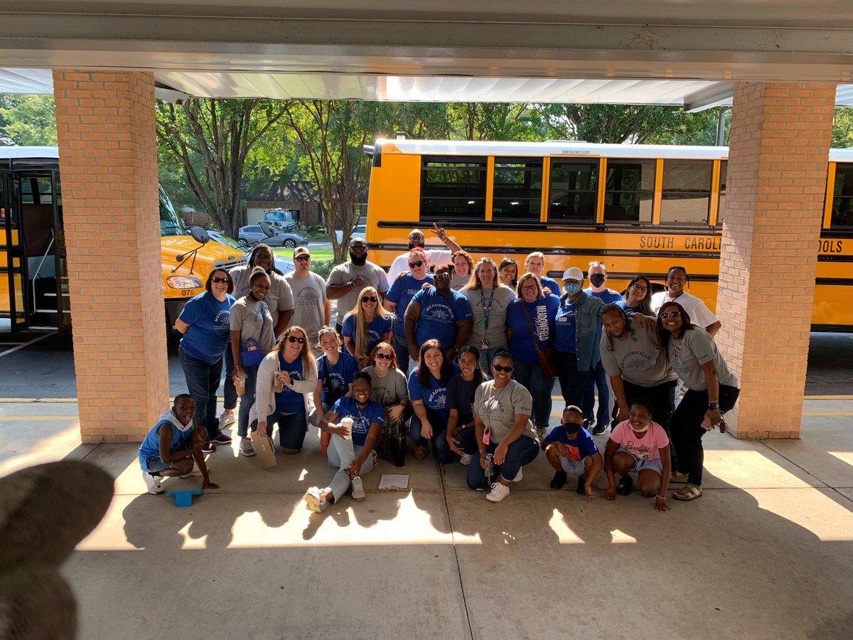 MeadowfieldElem's tweet photo. Mustangs, we are loading up and on the way!! Thank you Dr. Witherspoon, Dr. Williams, Transportation, and Nutritional Services for all of your help! @RichlandOne @MrsLakishaCook EveryChildEveryDay https://t.co/3ZRqVFQroE