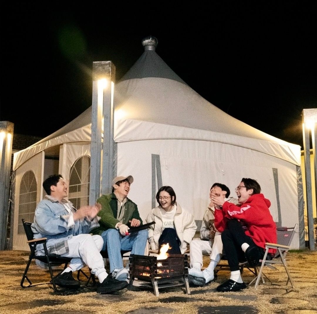 clover1530's tweet photo. 오늘의 킹받는 점. 모든 슬의 모임 프로참석러인 김댐영씨. 무려 석민 투샷을 올려준 것도 김댐영씨. 

자, 이제 차기작만 있으시면 될 것 같아요. https://t.co/MKVKnXKZiE
