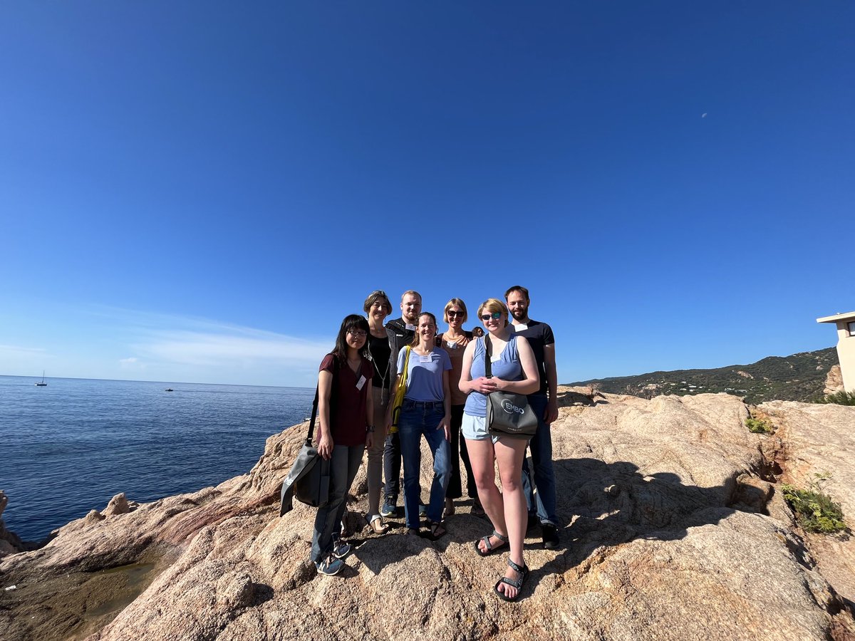 OceanEcoSystemsBiology (@wordenlab) on Twitter photo Great to get together with former Worden Lab members Lilly <a href="/e_hehenberger/">Elisabeth Hehenberger</a> who now has her own group in the Czech Republic, and Cami Poirier now at the Richards Lab @AncestralState along with current folks @GEOMAR while at the EMBO workshop Great to get together with former Worden Lab members Lilly <a href="/e_hehenberger/">Elisabeth Hehenberger</a> who now has her own group in the Czech Republic, and Cami Poirier now at the Richards Lab @AncestralState along with current folks @GEOMAR while at the EMBO workshop