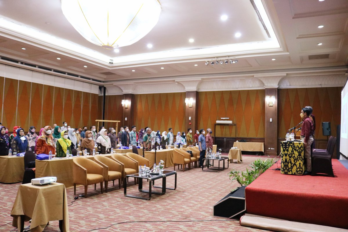 irmanf's tweet photo. Narasumber : Pendampingan Asimetris dan Penyusunan Policy Brief untuk Peningkatan Mutu Pendidikan PAUD, Dasar dan Menengah di Provinsi Jawa Barat.
#Narasumber #BBPMP #Kemendikbud #Mutu #Pendidikan #JawaBarat #Bappeda #DinasPendidikan #PolicyBrief #Pendampingan #Asimetris https://t.co/mGBkQh01Be