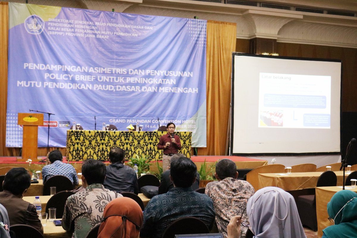irmanf's tweet photo. Narasumber : Pendampingan Asimetris dan Penyusunan Policy Brief untuk Peningkatan Mutu Pendidikan PAUD, Dasar dan Menengah di Provinsi Jawa Barat.
#Narasumber #BBPMP #Kemendikbud #Mutu #Pendidikan #JawaBarat #Bappeda #DinasPendidikan #PolicyBrief #Pendampingan #Asimetris https://t.co/mGBkQh01Be