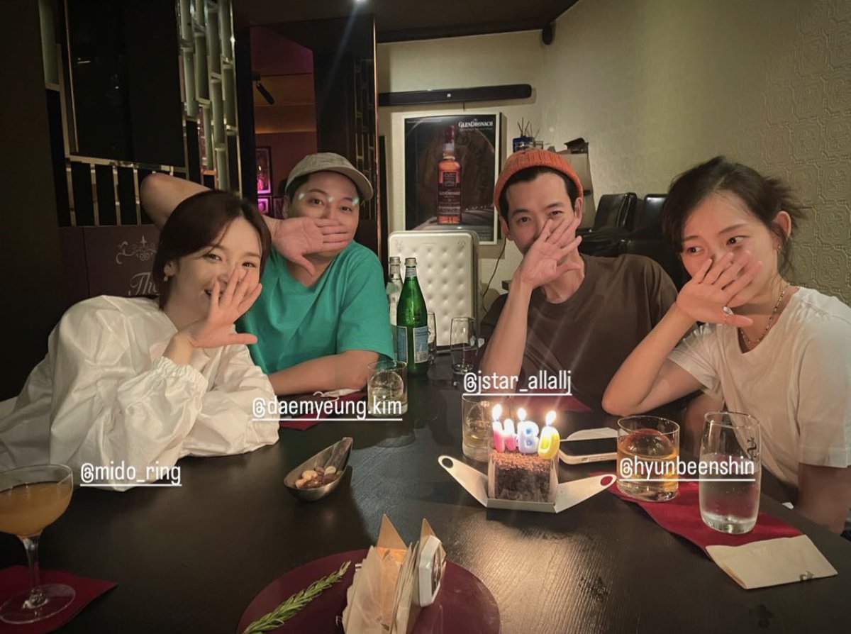 오늘의 킹받는 점. 모든 슬의 모임 프로참석러인 김댐영씨. 무려 석민 투샷을 올려준 것도 김댐영씨. 

자, 이제 차기작만 있으시면 될 것 같아요.