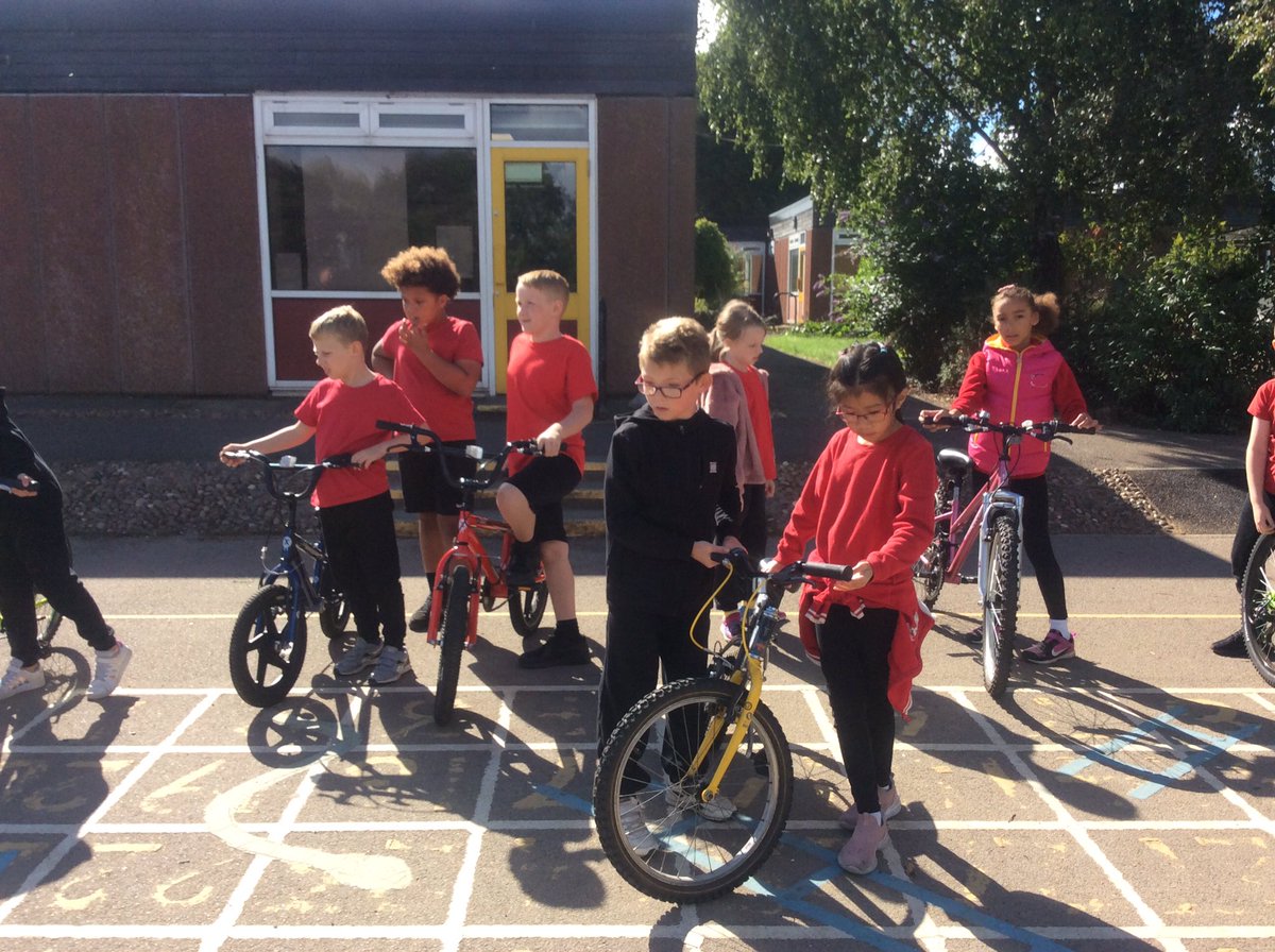 KS2 bike check today went successfully! Thank you to <a href="/Erewash_SSP/">Erewash_SSP</a> for completing it with each class 🚴🏻‍♂️🚴🏻‍♀️