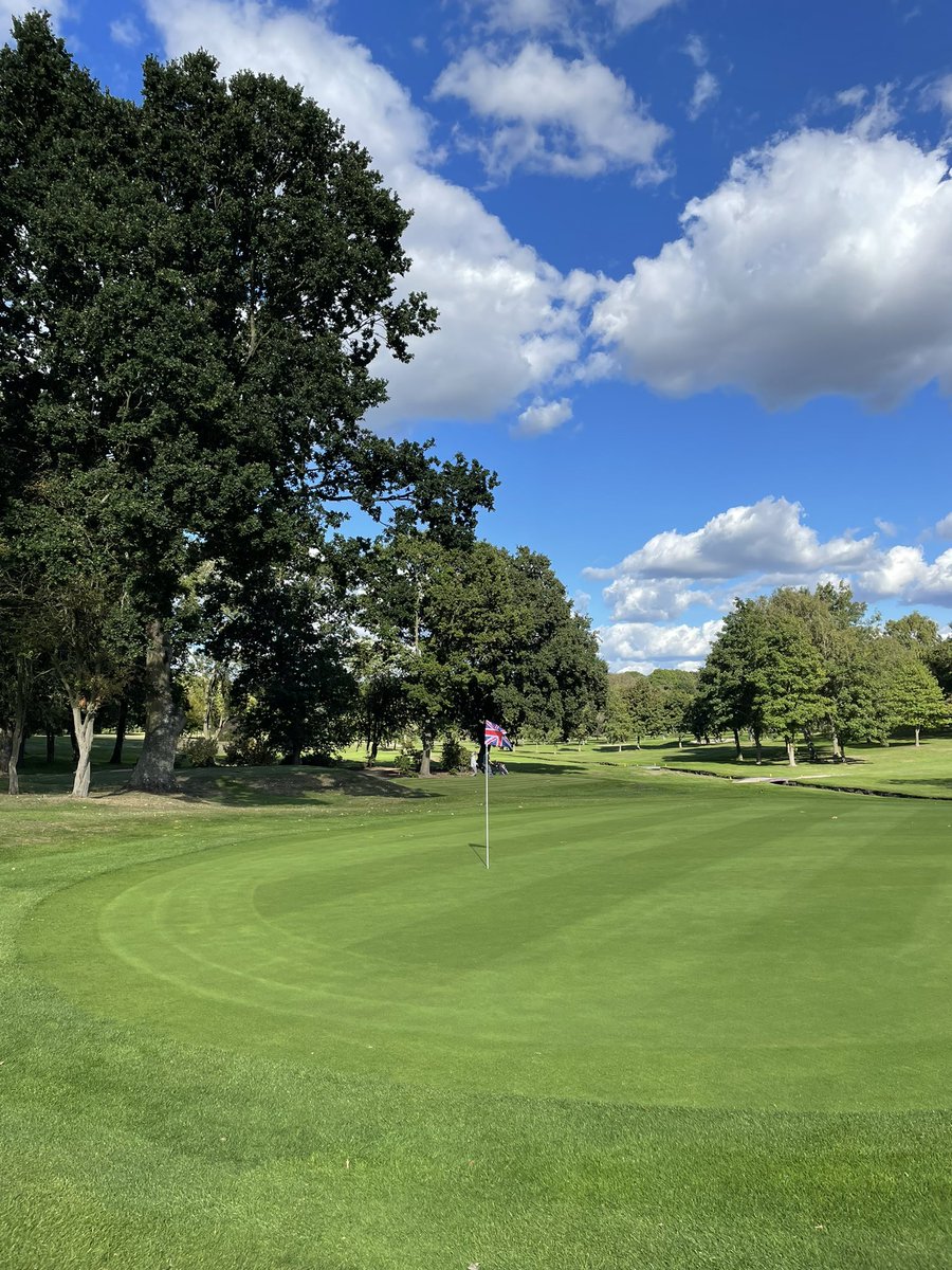 Lush conditions @OltonGolfClub Nice special touch with the flags too - classy 👌🏼⛳️