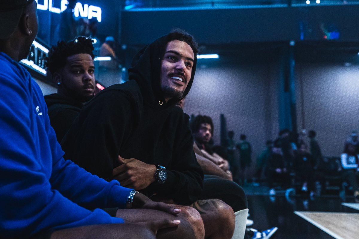 Heir_Company's tweet photo. Membership has its rewards.
From hooping in the arena and then sitting courtside next to one of the game's biggest stars @TheTraeYoung
#NFTJAM ๐๐ฅโ๏ธ https://t.co/VRVU9NRk82