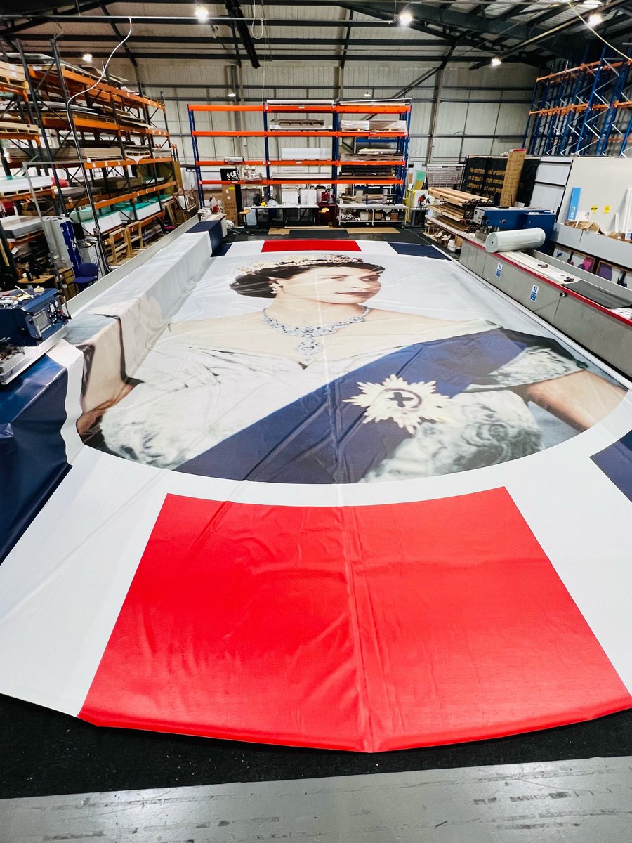 hwoodmonster's tweet photo. Rather fitting that on the last working day before the funeral of HRH Queen Elizabeth II we are manufacturing tributes. This one is 60ft x 60ft. #MonsterImpact #RIP https://t.co/eGErX3XRHA