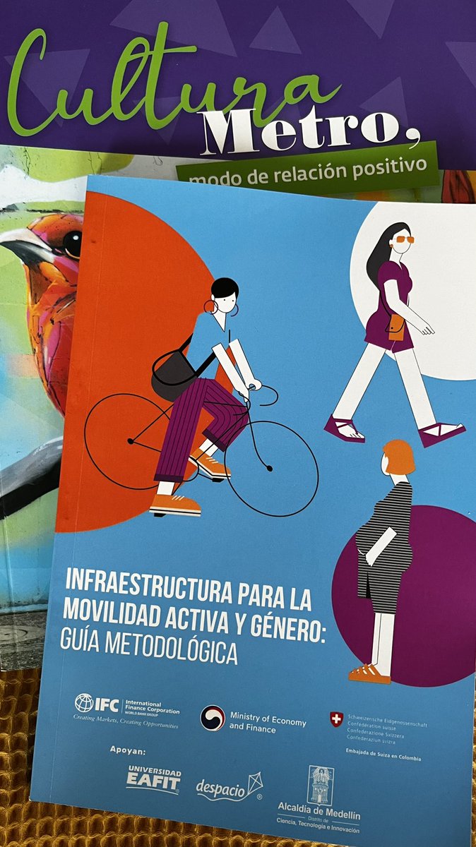 nforsans's tweet photo. Un éxito encontrarnos con Jairo Gutiérrez @metrodemedellin hablando #CulturaCiudadania en #Medellin y el contexto que dio forma al plan educativo, social y cultural  que lo sustenta @StellaRestrepo @Celestecyan @Essex_EBS @EssexSocSci @Uni_of_Essex https://t.co/sunSZAadC2