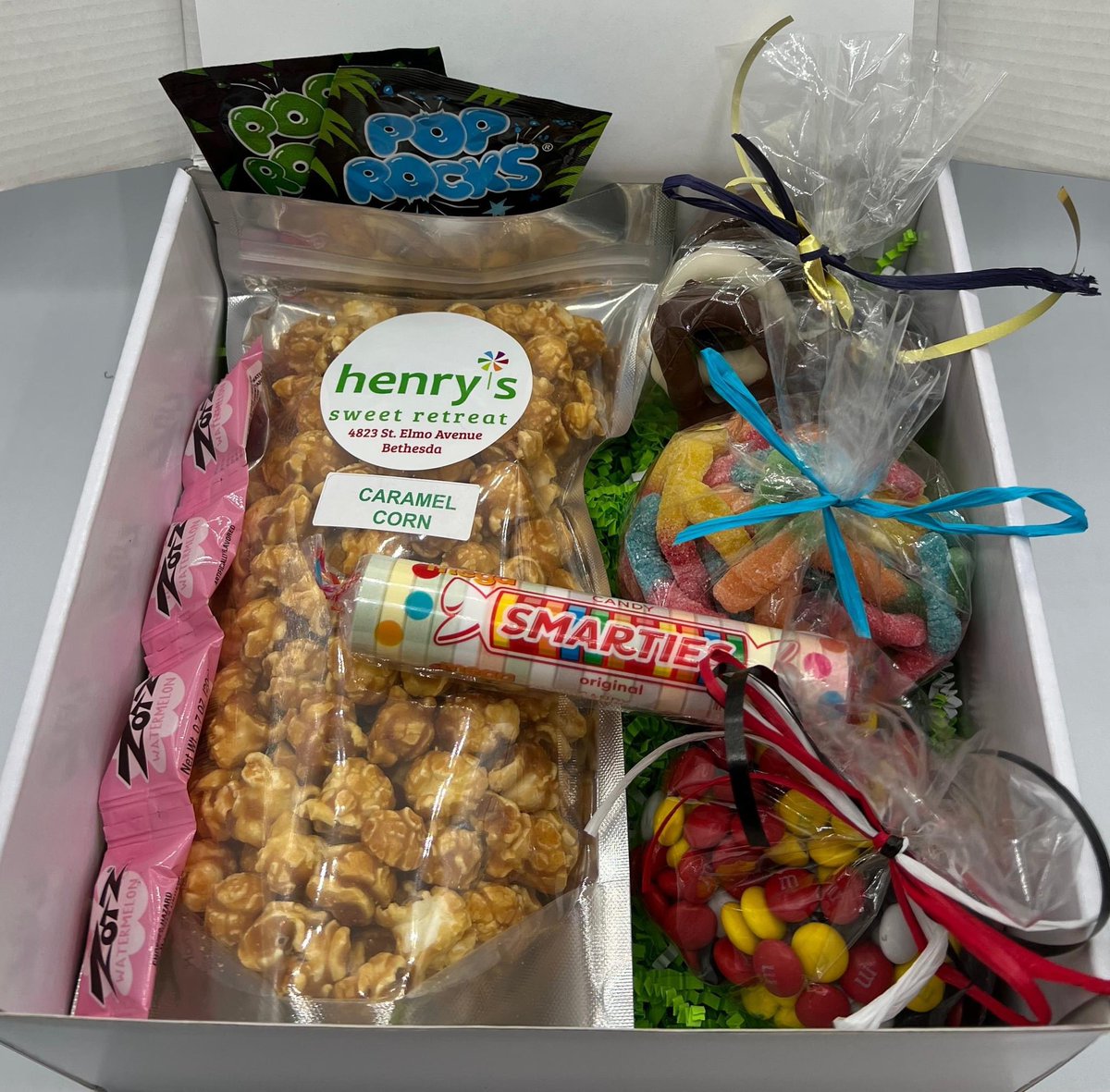 henryssweet's tweet photo. Send your favorite college student a care package from Henry’s! Imagine their delight when they open it to find caramel popcorn, chocolate-dipped pretzels, M&amp;Ms in their school colors and more, along with a note from you. $55 includes shipping. Call us at 240-483-0485 to order. https://t.co/Lajv3THXPa