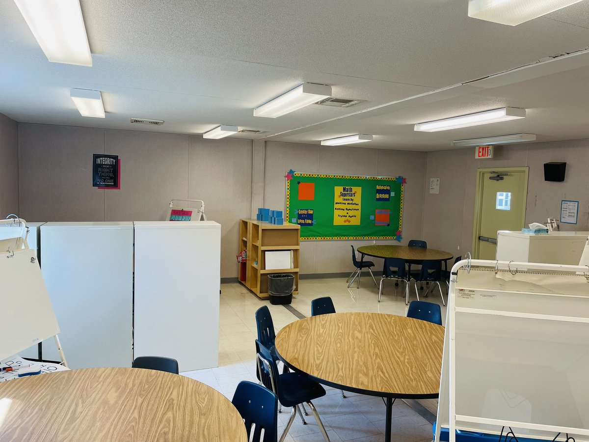 It’s a fabulous Friday <a href="/PorterRidgeESNC/">Porter Ridge ES</a>! Kindergarten Dual Language Immersion class is 💯 and new 4th grade math tutoring classroom is ready to rock and roll on Monday! Great job! #TeamUCPS #BeTheBest <a href="/UCPSNC/">Union County Public Schools</a>
