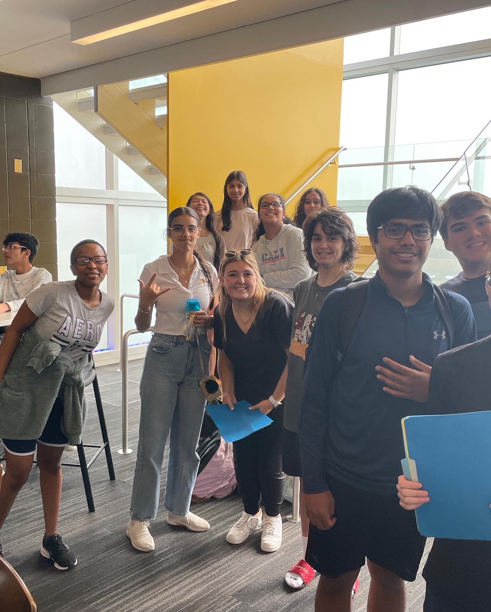 WaukeeFBLA's tweet photo. We had a great time at our second meeting of the year! We went over some important information, played a kahoot, and stated designing our chapter t-shirts! https://t.co/154D23d15o